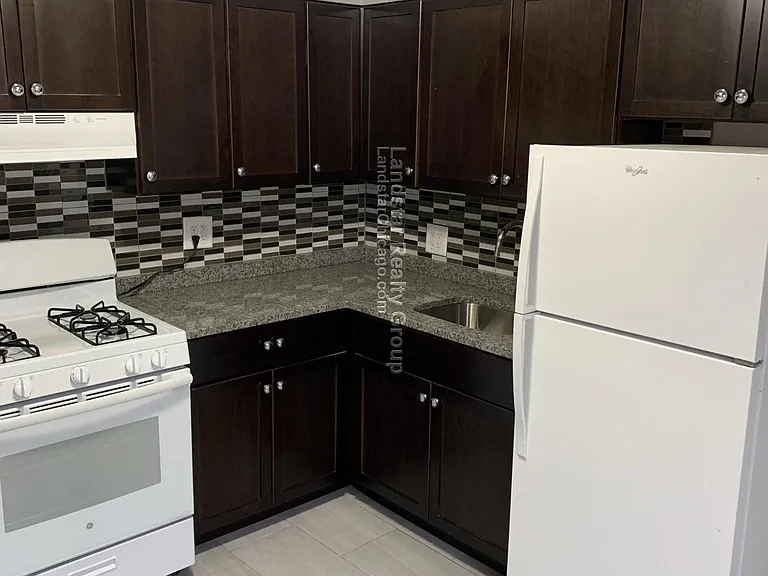 4924 Mulford St #3E — Photo 7