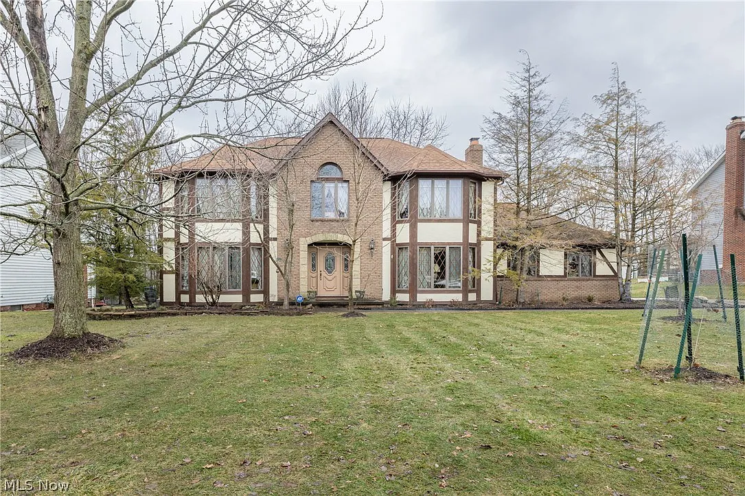 10037 Jamestown Dr photo 1