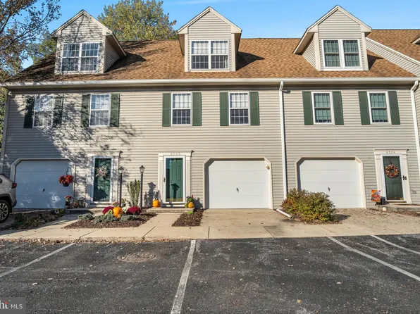 6302 Darlington Dr, Harrisburg, PA 17112