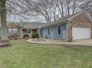 911 N Walnut Ln, Mahomet, IL