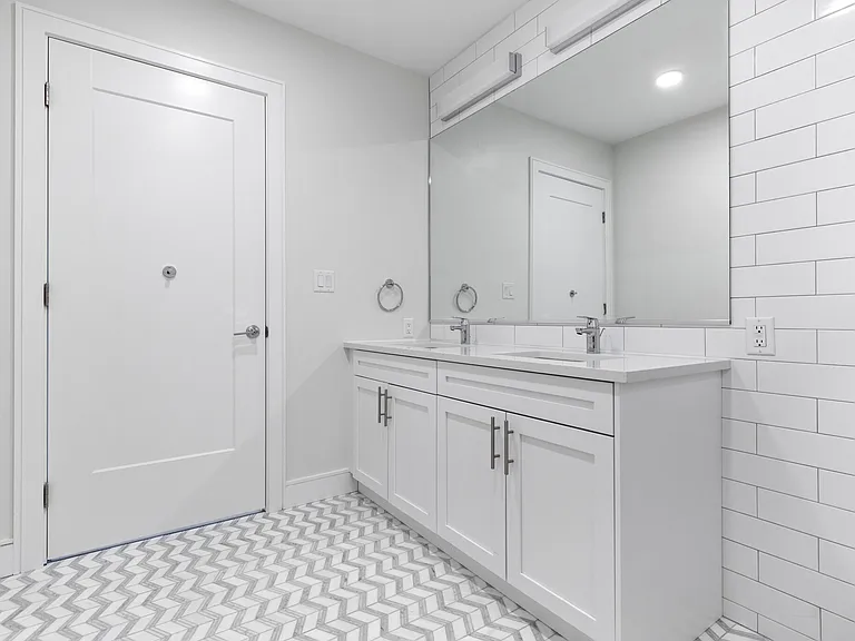 301 Border St #401 — Photo 11