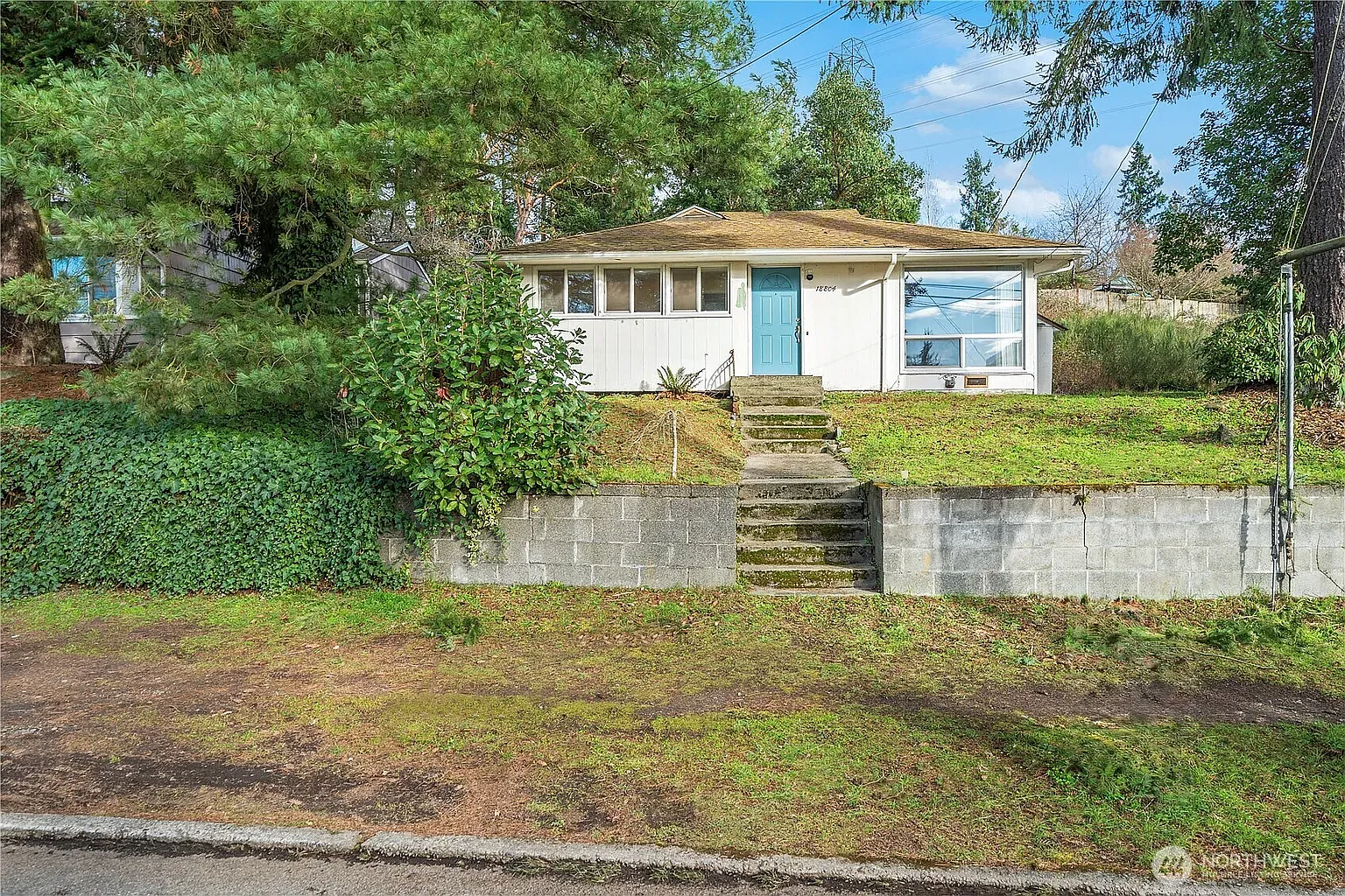 18804 10th Ave NE — Photo 2