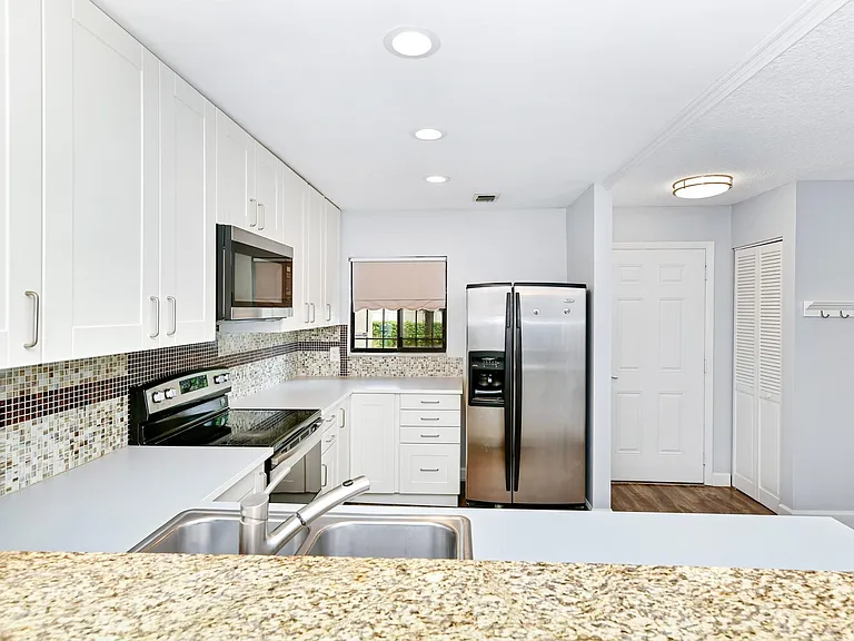 2300 Barbados Dr — Photo 9