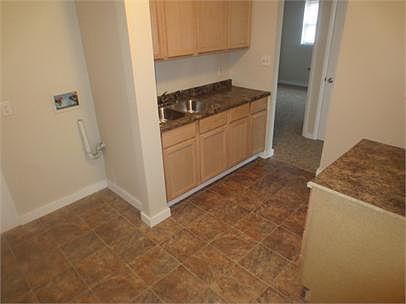 4th image of 810 S Middleboro Ave