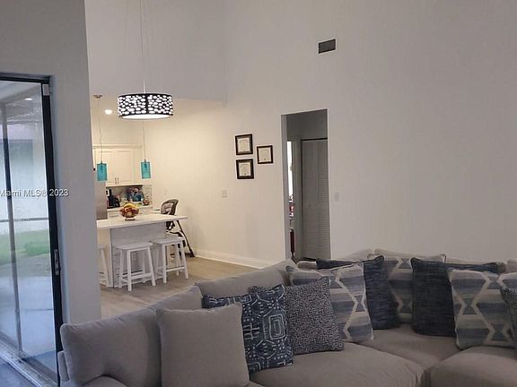 5th image of 8091 Royal Palm Cir