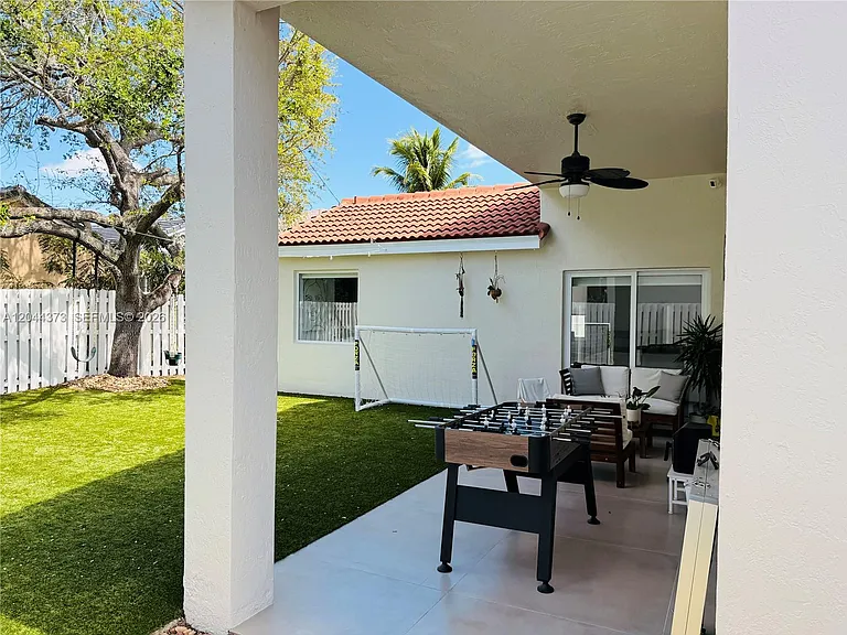 646 Stanton Dr — Photo 30