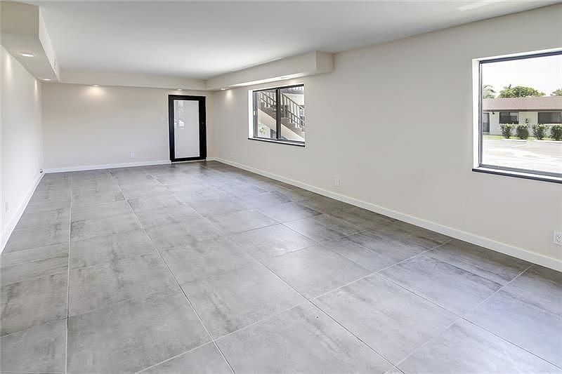 1st image of 200 NW 25th St APT 8