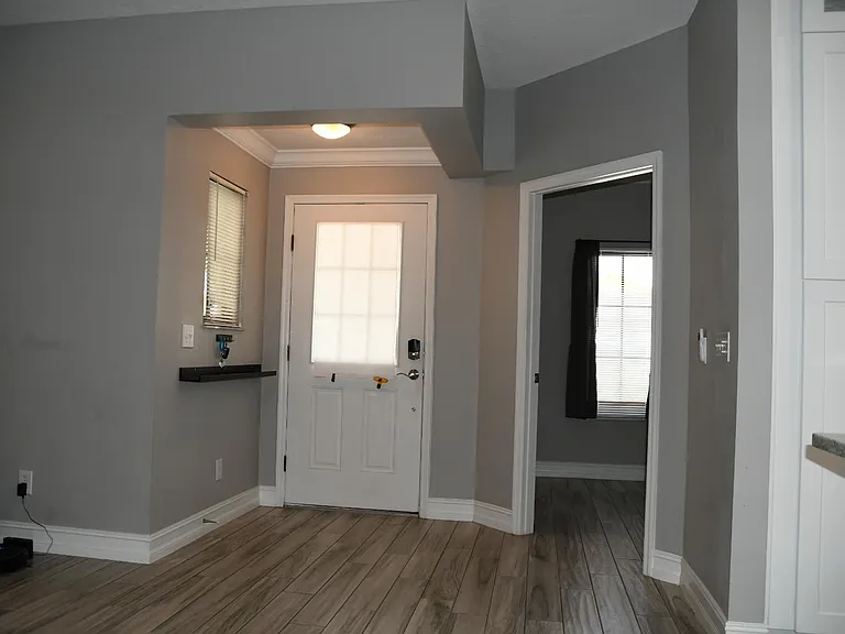 1009 Falling Leaf St — Photo 4