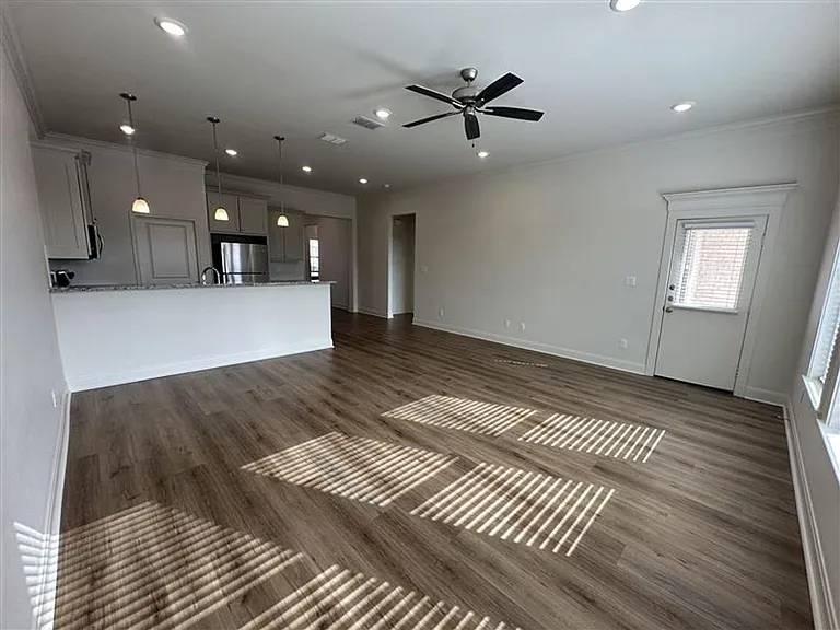 8406 Cambridge Rd — Photo 18