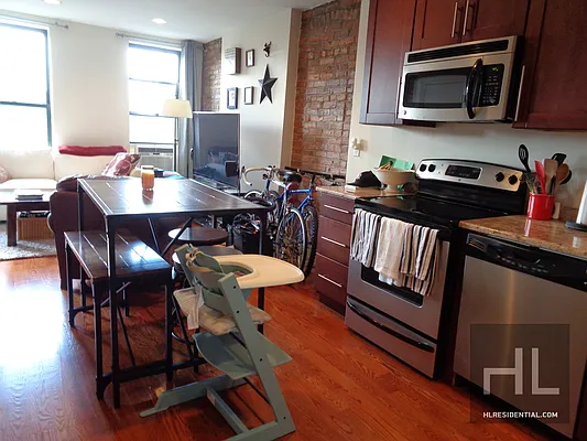 Rented by Highline Residential | media 35