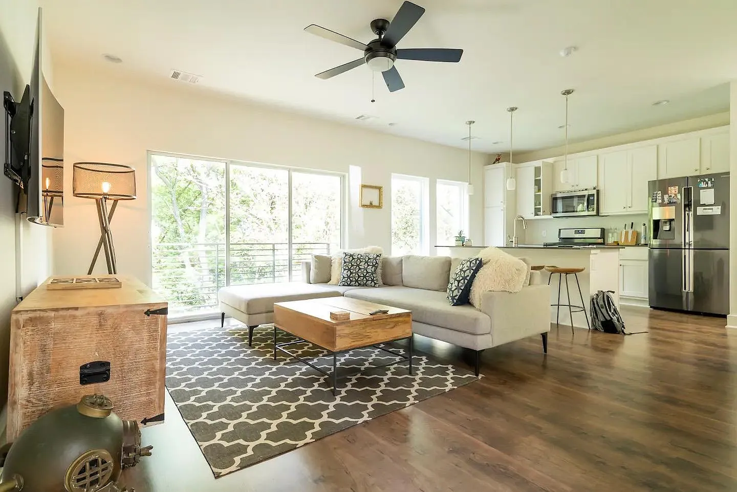 2 bed, 2.5 bath, 1040 sqft, $2,700 — Photo 4