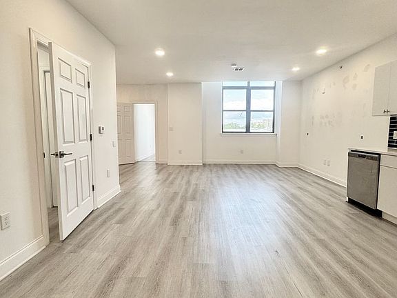 5th image of 1600 W Hunting Park Ave #314