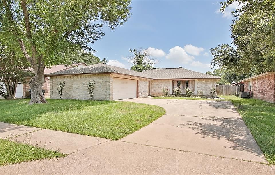 1st image of 16334 Pebbleglen Dr
