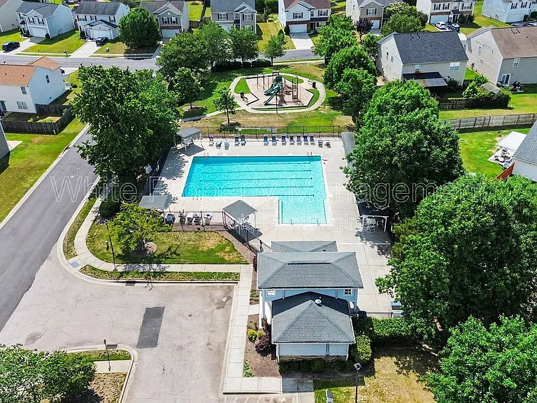 1820 Meadow Crossing Dr — Photo 28