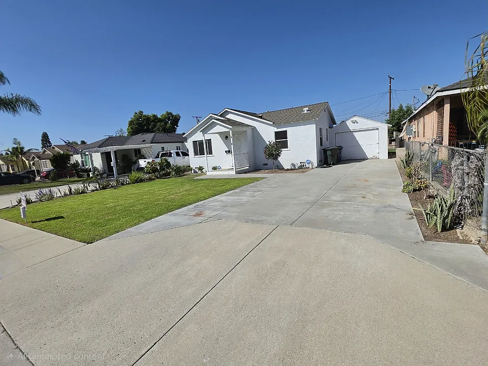 5601 Vonnie Ln