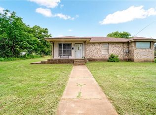2110 N 6th St, Waco, TX 76708