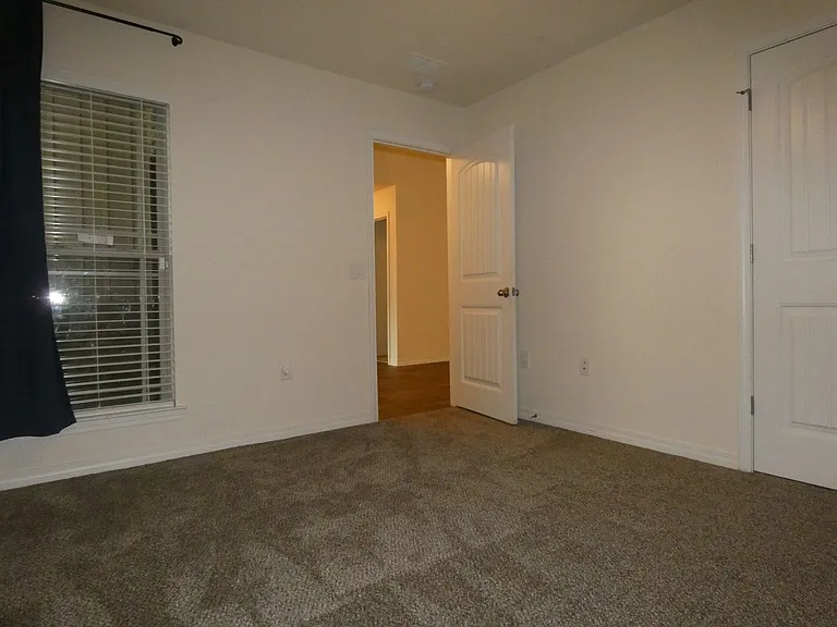 5637 Peach Dr — Photo 15