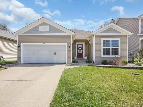 314 Country Trail Dr, Lake Saint Louis, MO 63367
