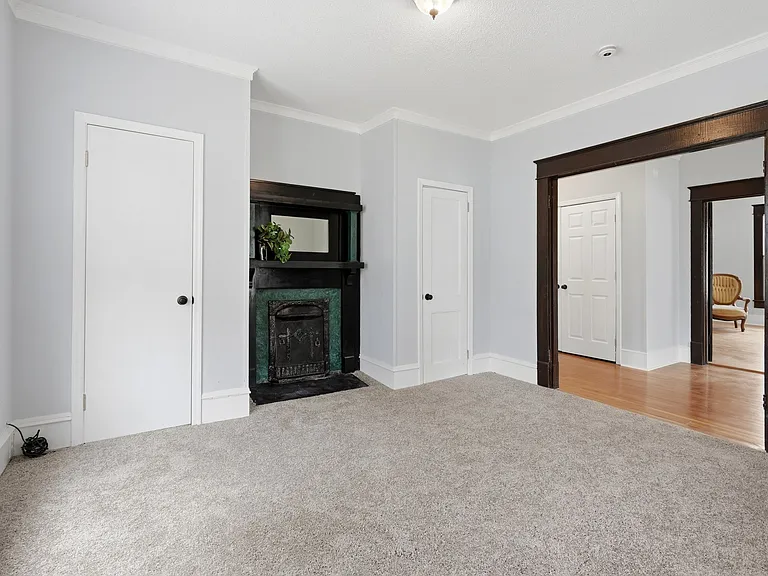 716 Everett St — Photo 6