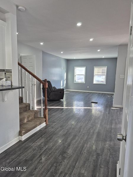 5th image of 8 Green Street