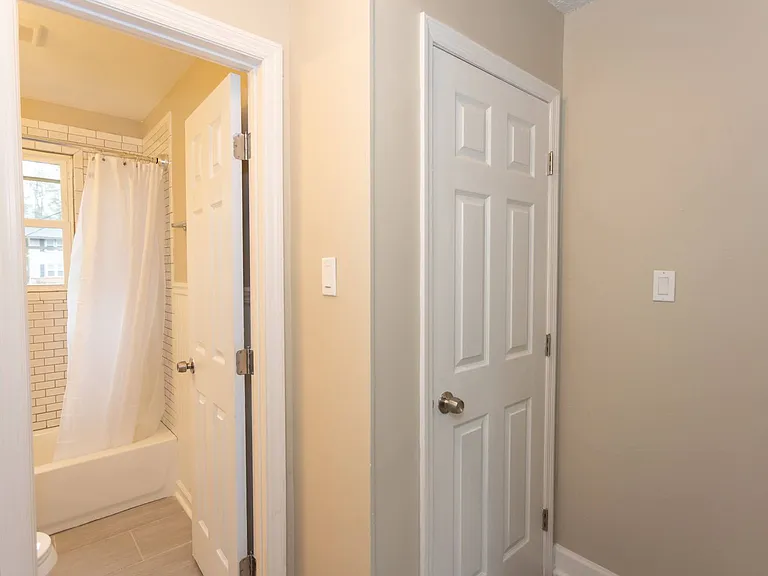 6 Country Squire Ct — Photo 11