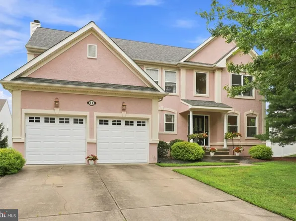 11 Equestrian Ln, Cherry Hill, NJ 08003