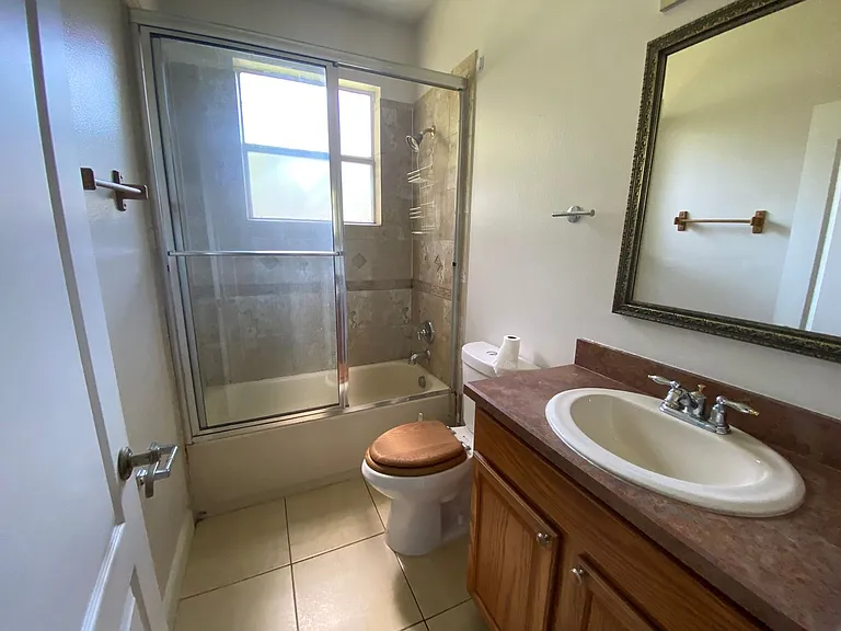 1004 Pine Tree Dr — Photo 14