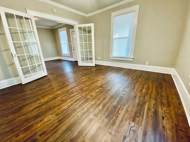 1029 Bruce St — Photo 3
