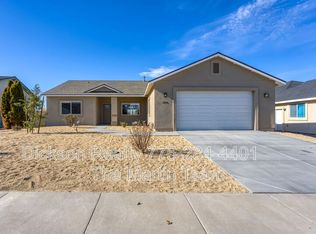 209 Mary Lou Ln, Fernley, NV 89408