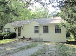 2705 I 70 Dr NW, Columbia, MO 65202