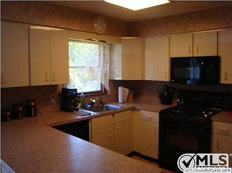 5th image of 216 Pheasant Hollow Dr
