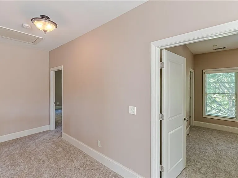 1645 Woodward Way — Photo 57