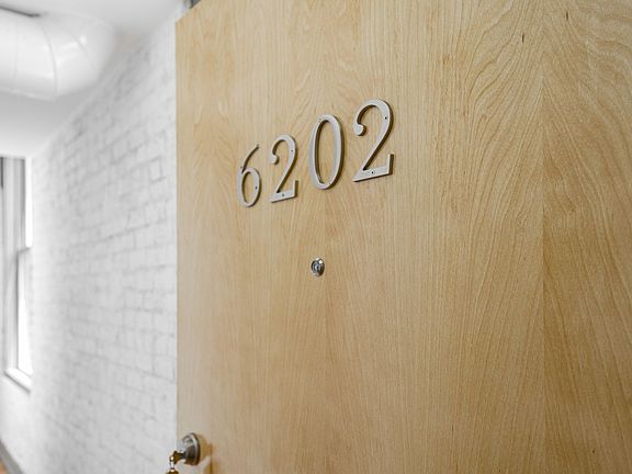5th image of 1809 E Franklin St #6202