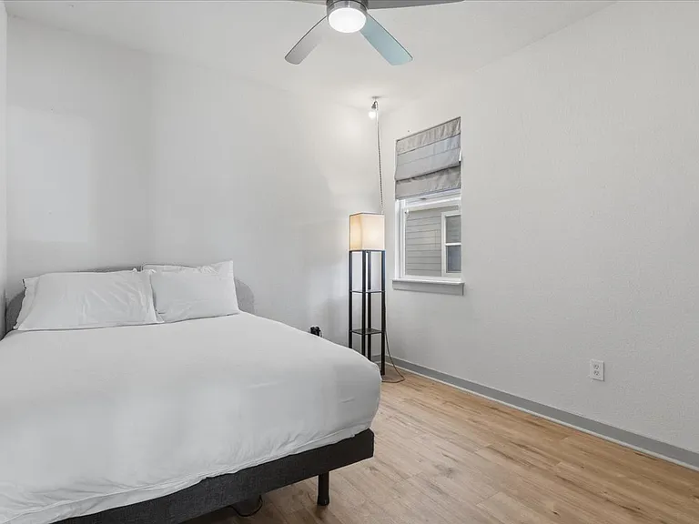 7416 Sagira Path — Photo 9