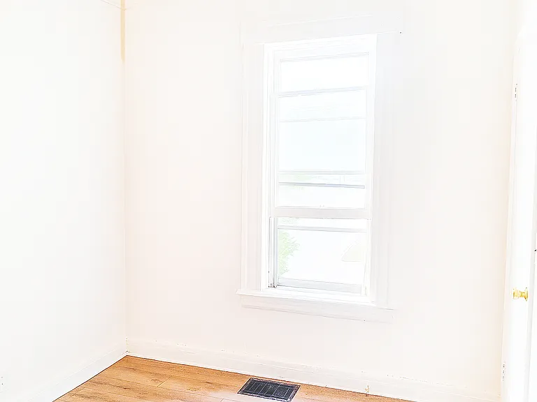 109 Glasgow St #C — Photo 7