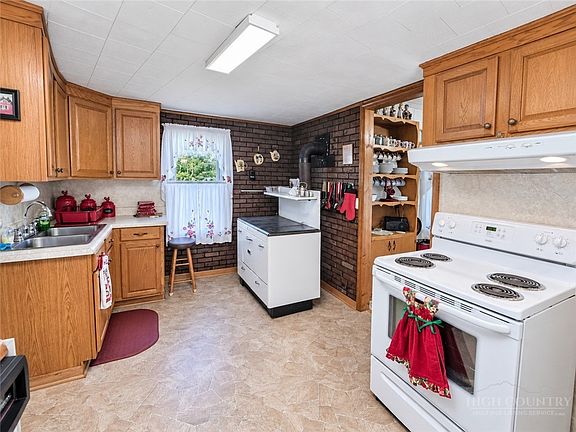 3rd image of 286 Hunt LN