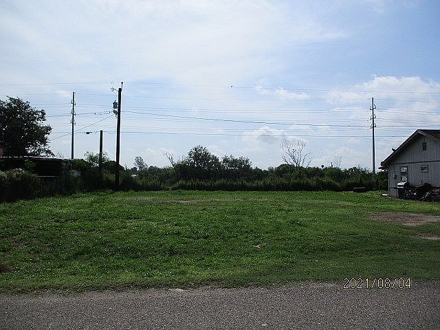 2nd image of Longoria Ln