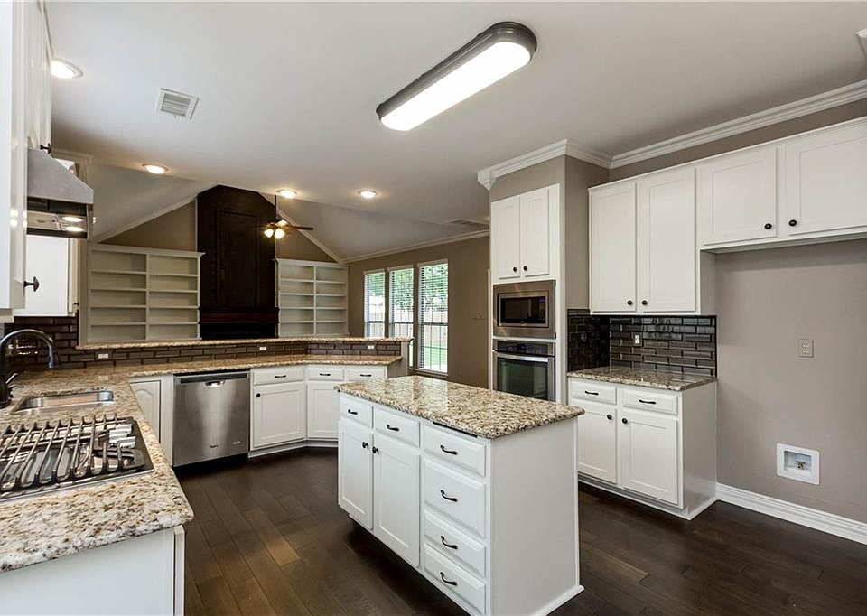 1st image of 6840 Greenleaf Dr