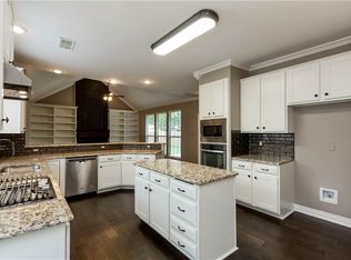 6840 Greenleaf Dr, North Richland Hills, TX 76182