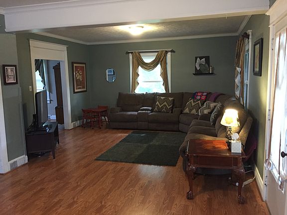 3rd image of 1015 E Jackson Blvd
