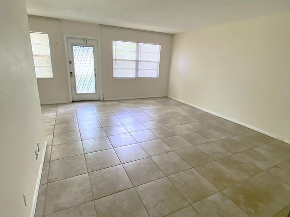 4th image of 11 Ashby Cir #A