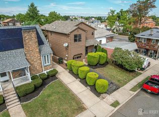148 Clinton St, Woodbridge, NJ 07095