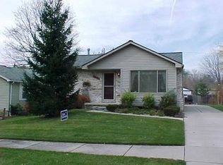 18311 Irving St, Livonia, MI 48152
