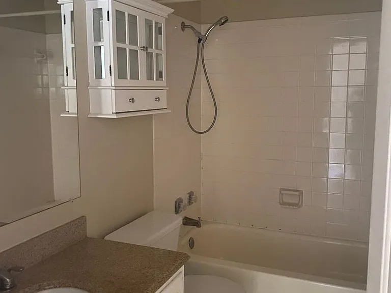 915 W 23rd St #105 — Photo 16