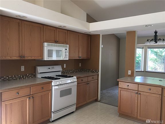 2nd image of 11318 216th Ave E