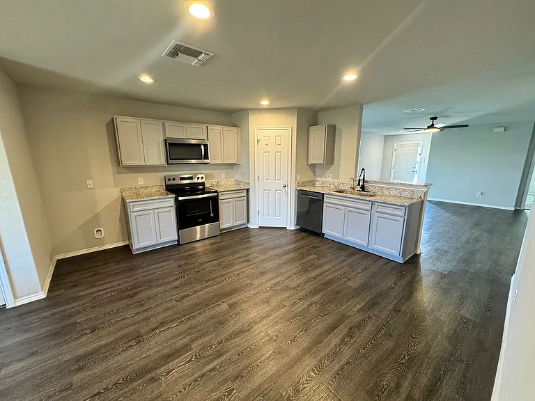 7618 Capstone Rdg — Photo 9