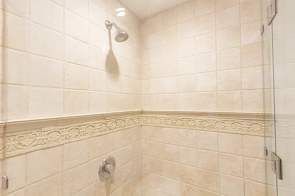 Rented by Twyford Real Estate | media 17