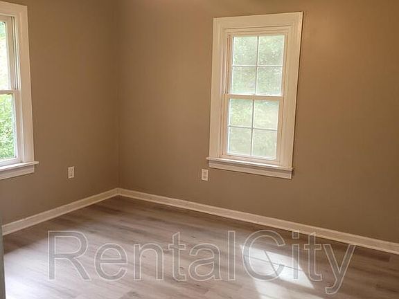 4th image of 1611 Browning St