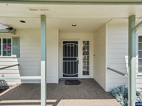 4th image of 2041 Rollin Ave NW