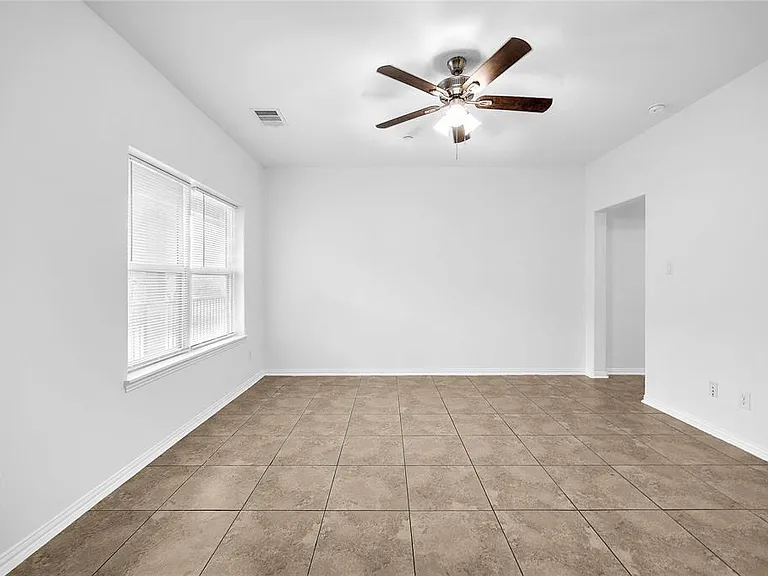 6122 W Mount Houston Rd #B — Photo 5